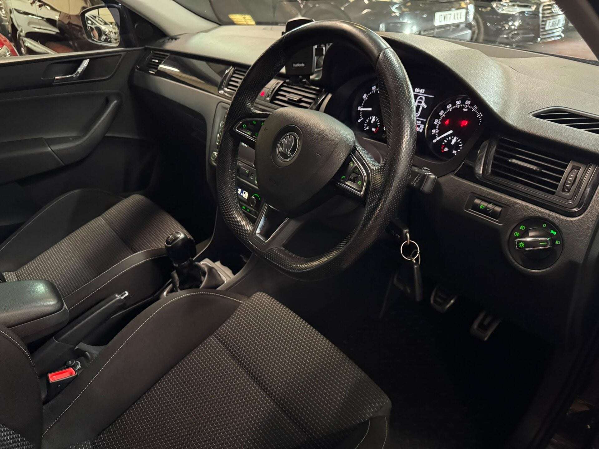 2015 SKODA RAPID 2015 SKODA RAPID