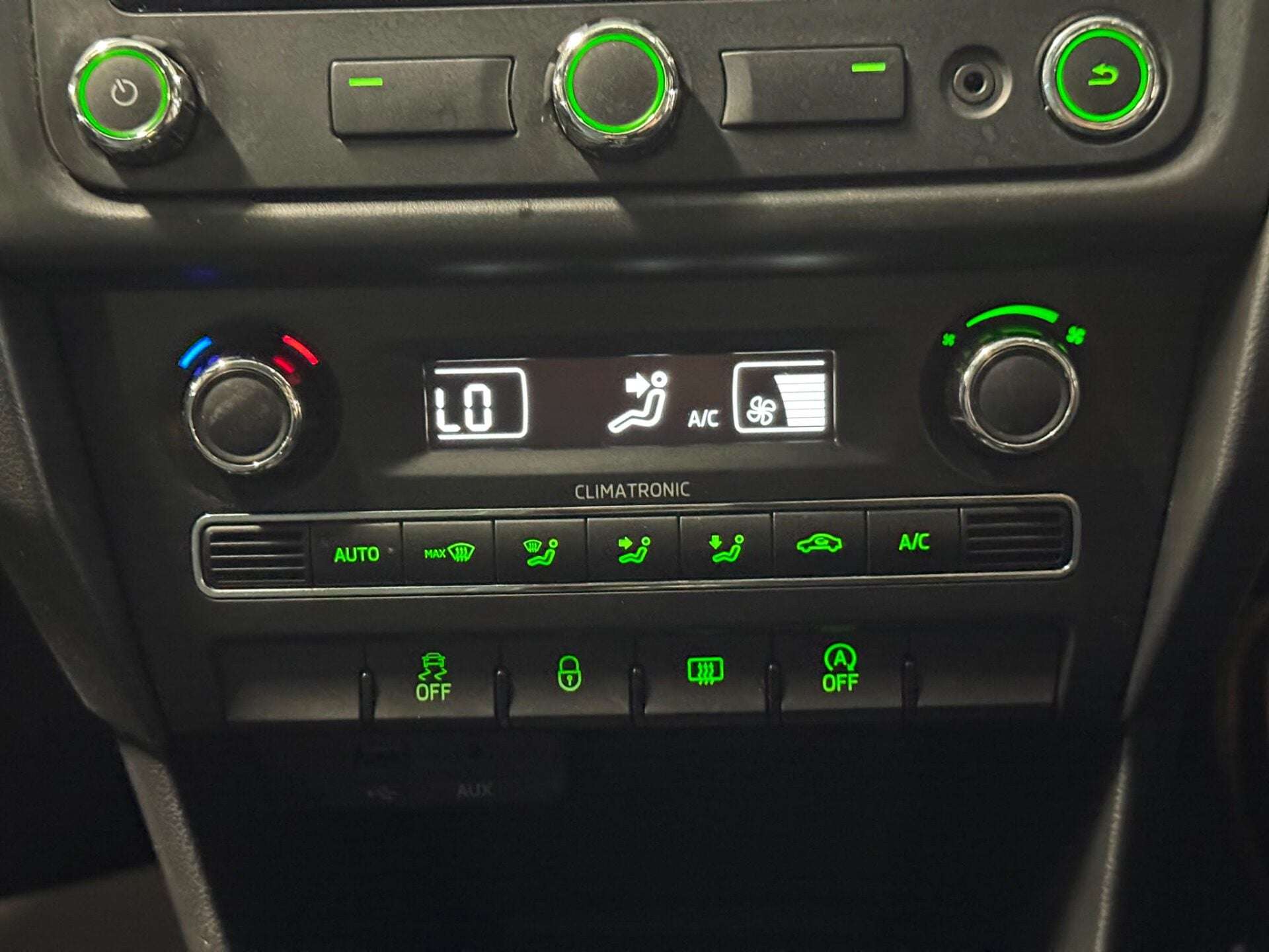 2015 SKODA RAPID 2015 SKODA RAPID