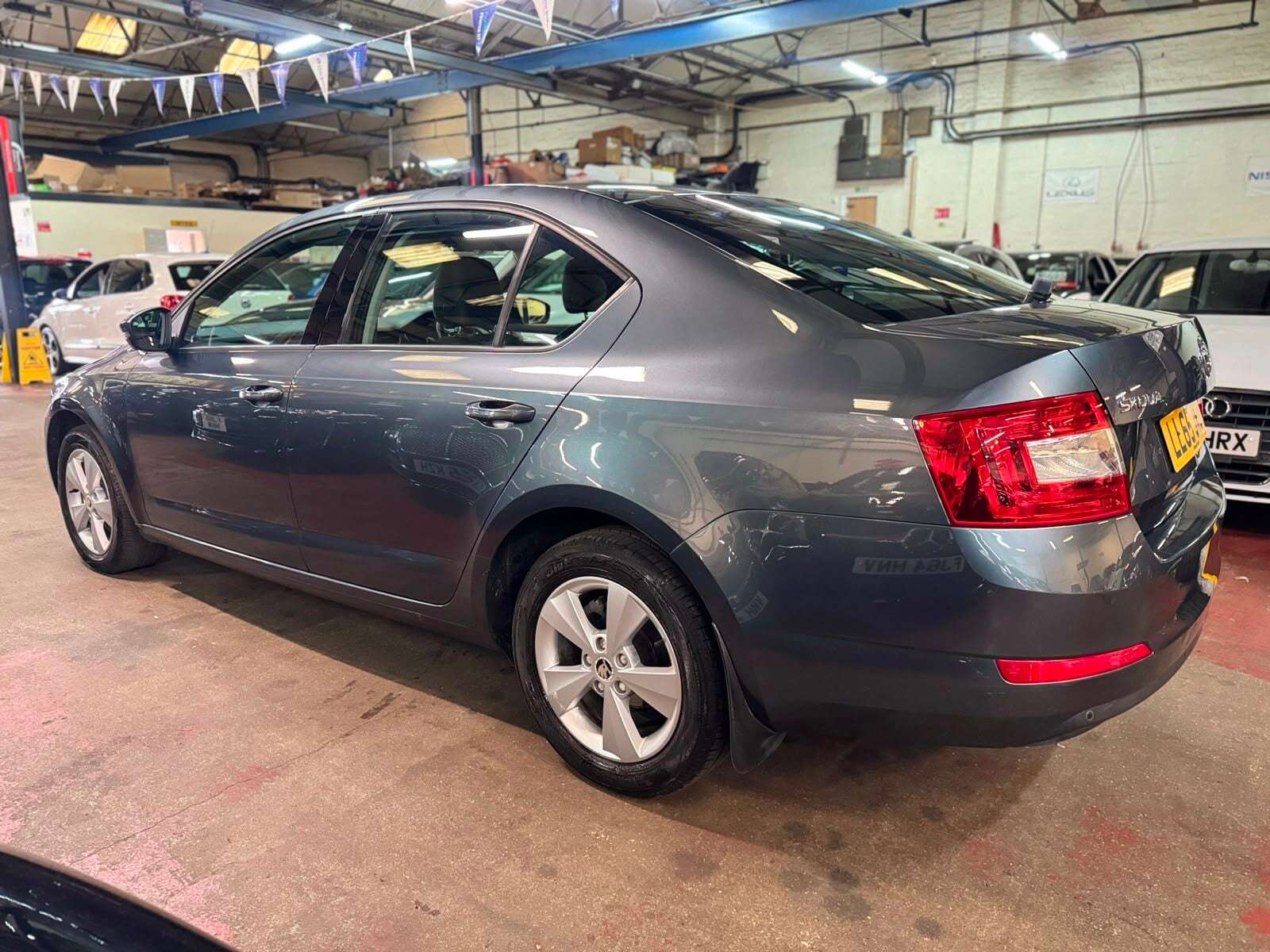 A 2015 SKODA OCTAVIA SE L TSI DSG A 2015 SKODA OCTAVIA SE L TSI DSG