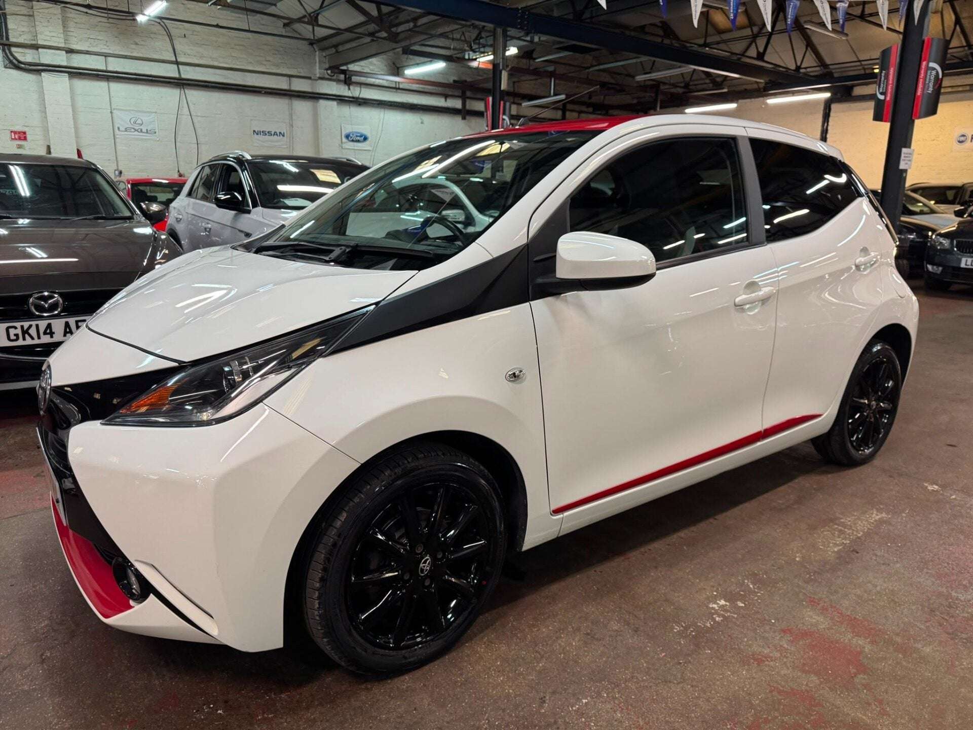 A 2017 TOYOTA AYGO VVT-I X-PRESS A 2017 TOYOTA AYGO VVT-I X-PRESS