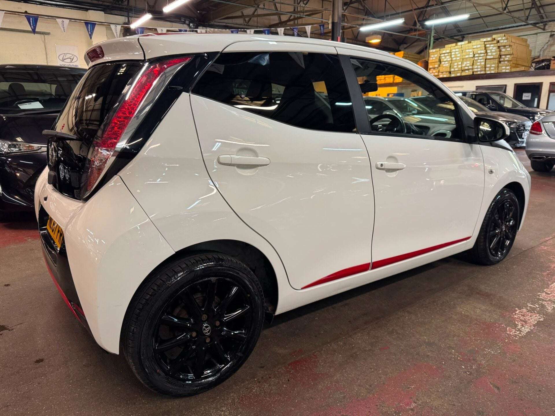 A 2017 TOYOTA AYGO VVT-I X-PRESS A 2017 TOYOTA AYGO VVT-I X-PRESS