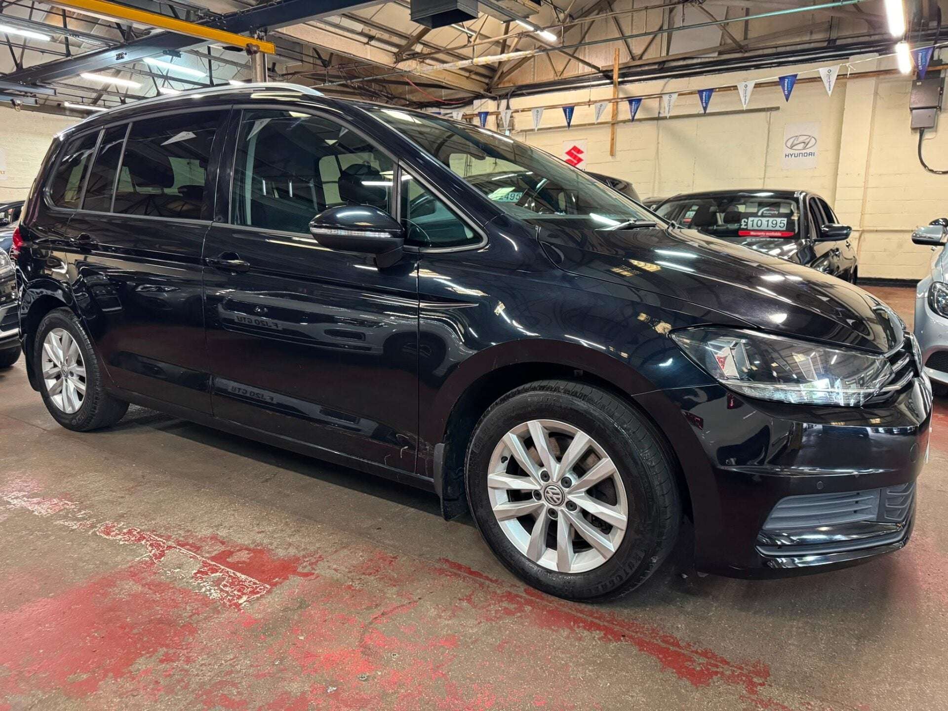 A 2015 VOLKSWAGEN TOURAN SE TDI BLUEMOTION TECHNOLOGY A 2015 VOLKSWAGEN TOURAN SE TDI BLUEMOTION TECHNOLOGY