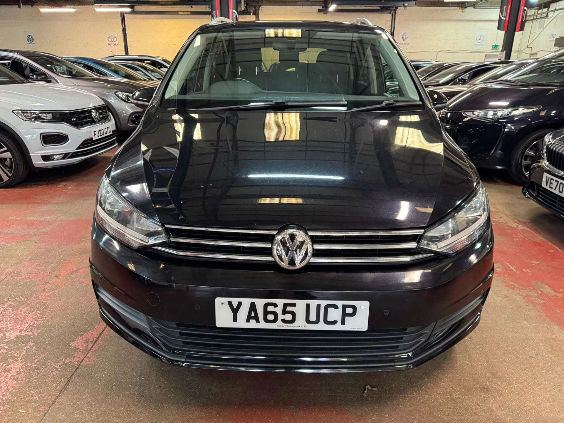 A 2015 VOLKSWAGEN TOURAN SE TDI BLUEMOTION TECHNOLOGY A 2015 VOLKSWAGEN TOURAN SE TDI BLUEMOTION TECHNOLOGY