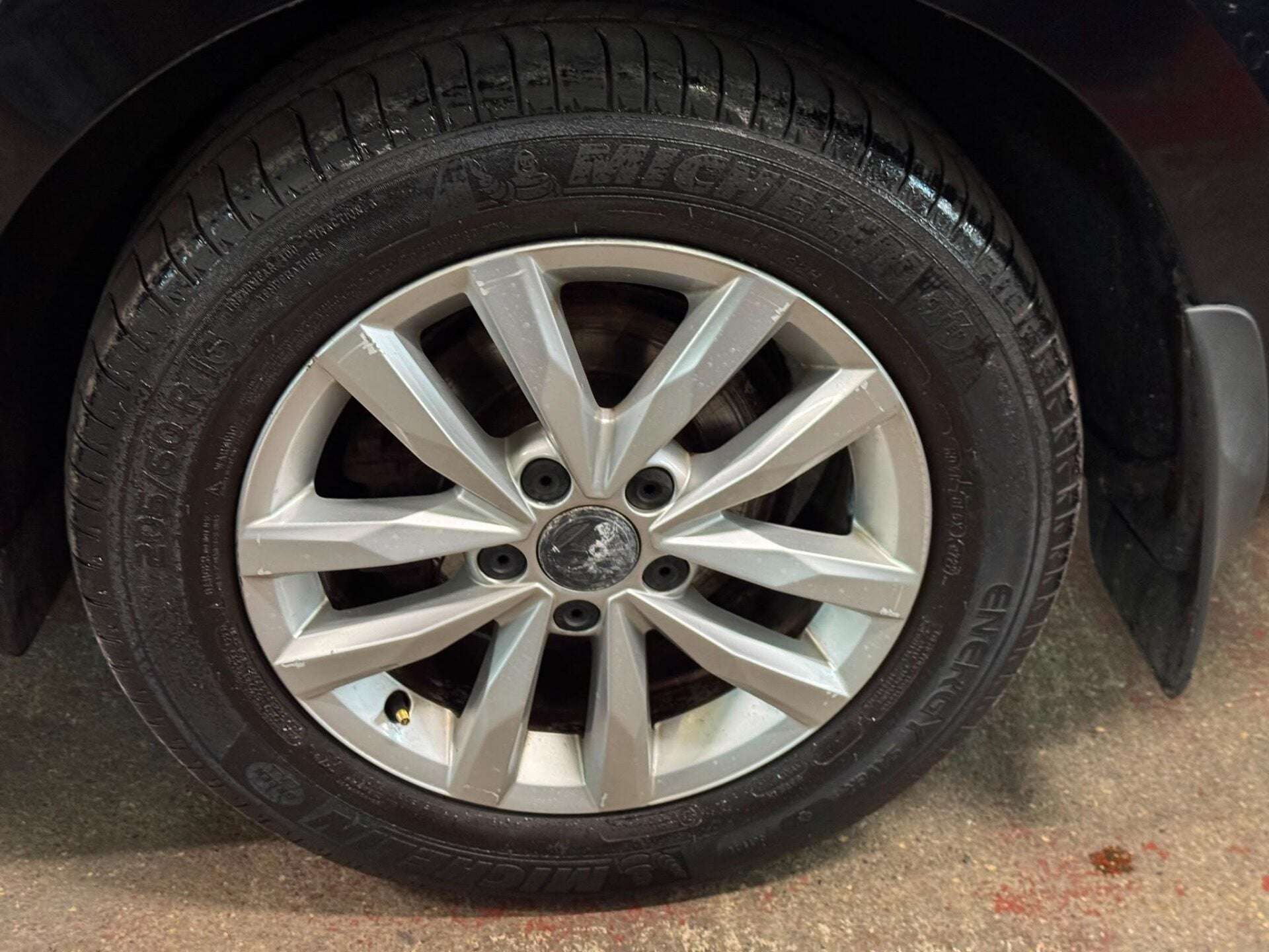2015 VOLKSWAGEN TOURAN 2015 VOLKSWAGEN TOURAN
