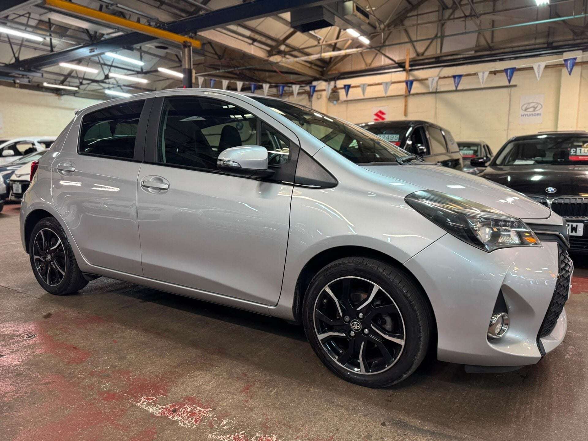 A 2015 TOYOTA YARIS VVT-I SPORT A 2015 TOYOTA YARIS VVT-I SPORT