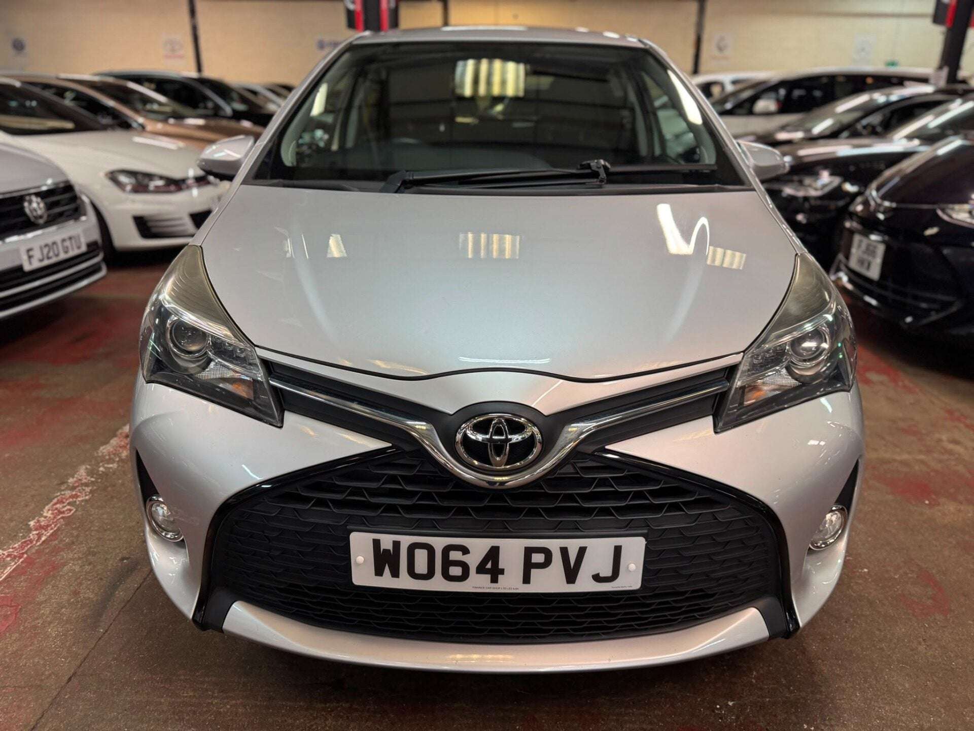 A 2015 TOYOTA YARIS VVT-I SPORT A 2015 TOYOTA YARIS VVT-I SPORT