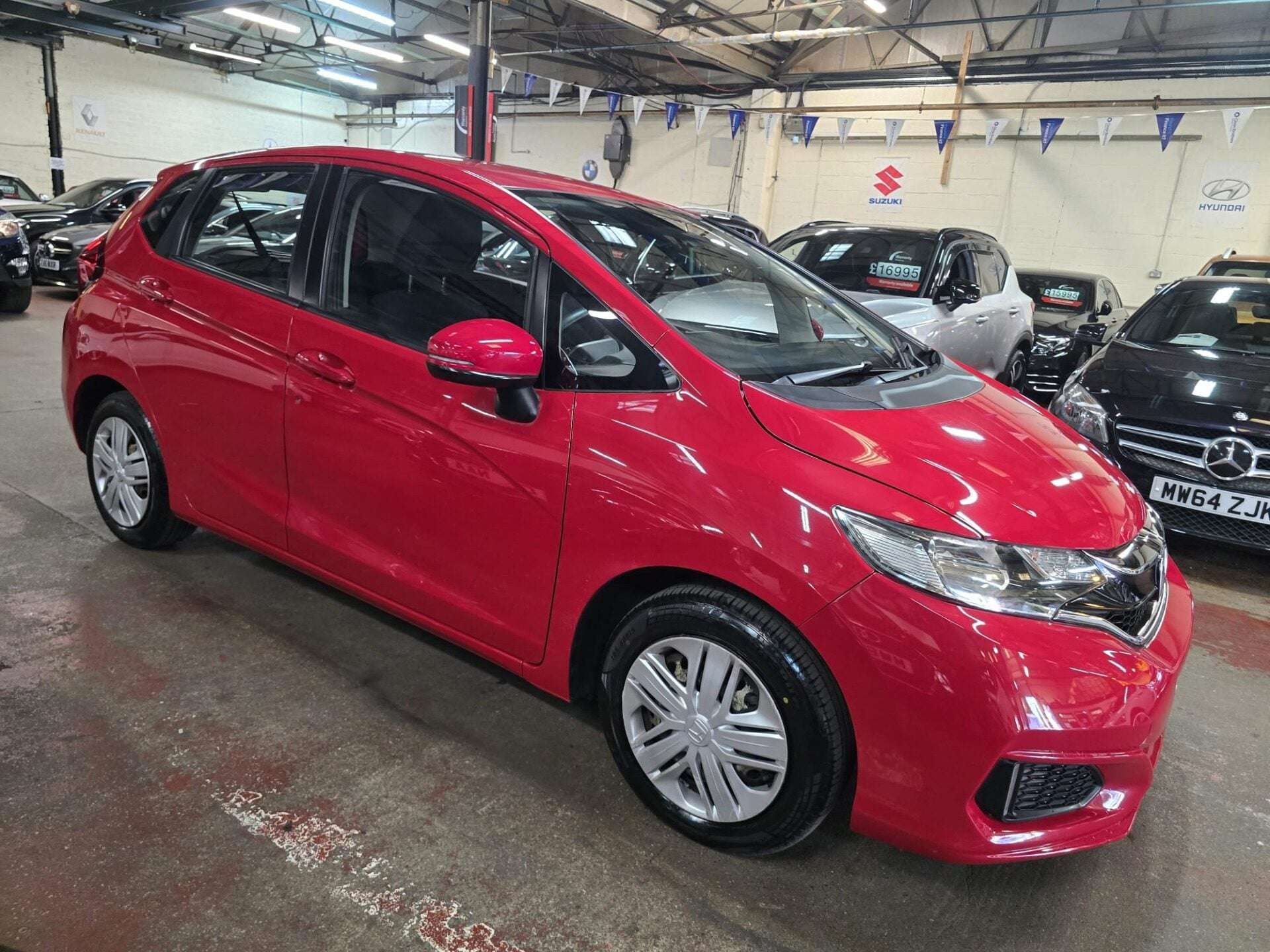 A 2019 HONDA JAZZ I-VTEC S A 2019 HONDA JAZZ I-VTEC S