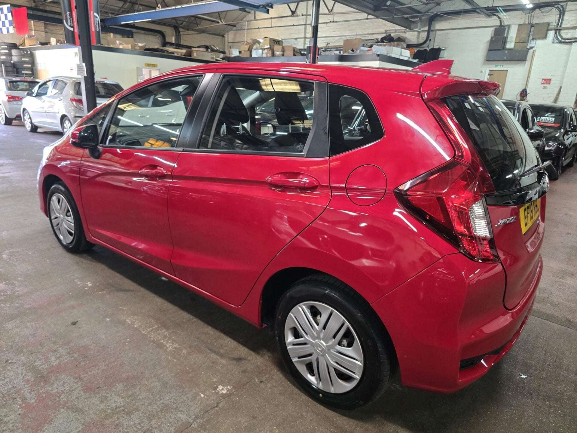 A 2019 HONDA JAZZ I-VTEC S A 2019 HONDA JAZZ I-VTEC S