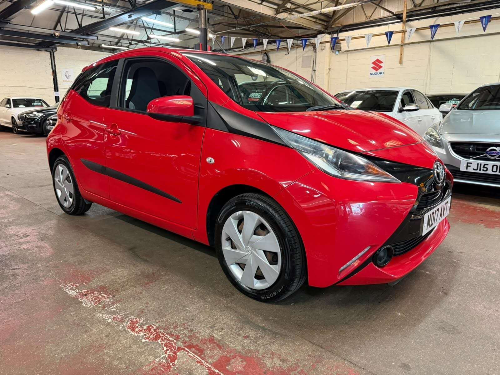 A 2017 TOYOTA AYGO VVT-I X-PLAY A 2017 TOYOTA AYGO VVT-I X-PLAY