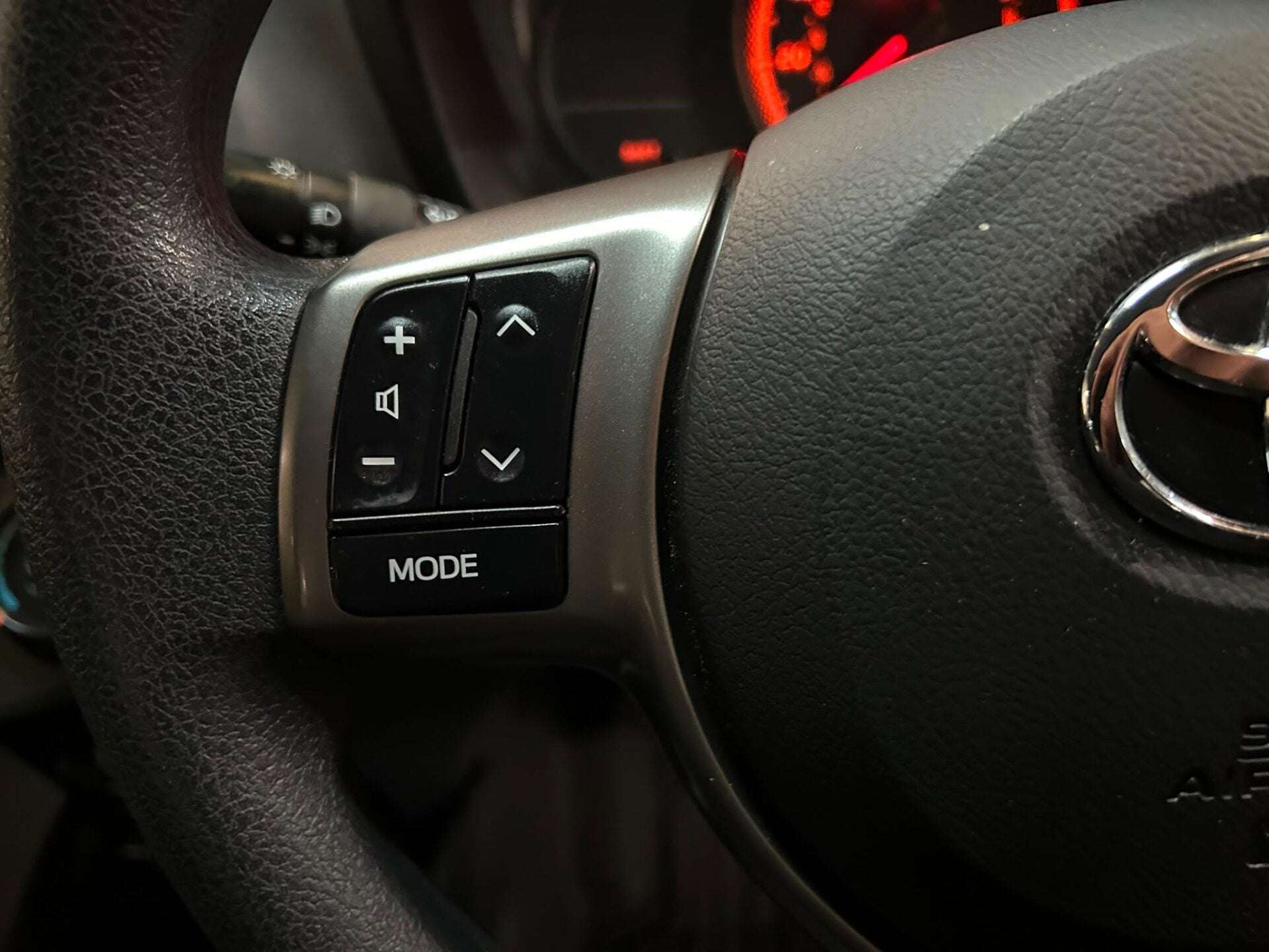 2016 TOYOTA YARIS 2016 TOYOTA YARIS
