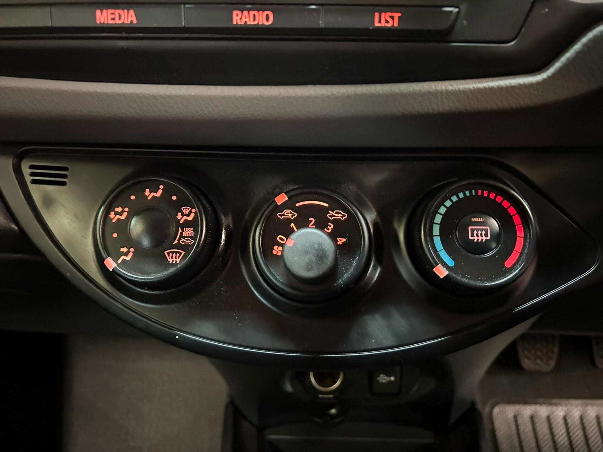 2016 TOYOTA YARIS 2016 TOYOTA YARIS