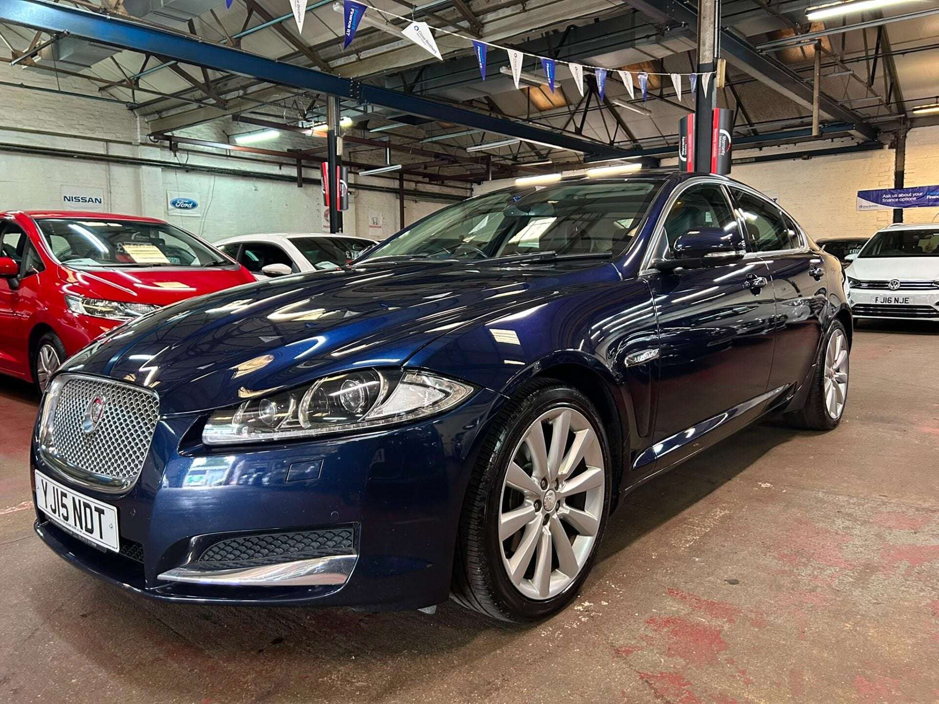 A 2015 JAGUAR XF D PORTFOLIO A 2015 JAGUAR XF D PORTFOLIO