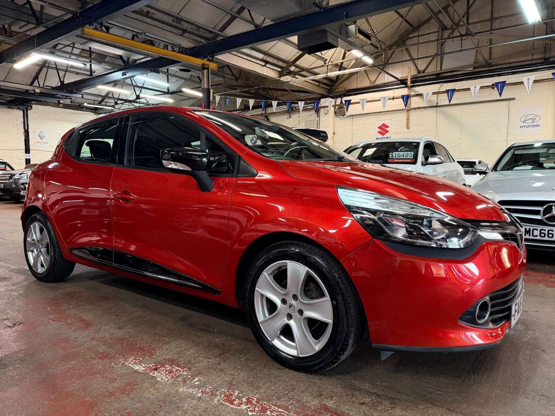 A 2016 RENAULT CLIO DYNAMIQUE NAV 16V A 2016 RENAULT CLIO DYNAMIQUE NAV 16V