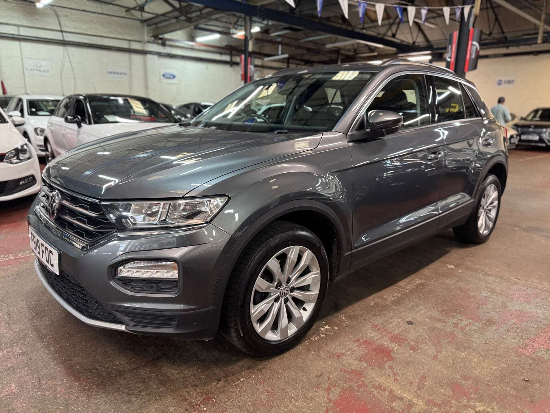 A 2019 VOLKSWAGEN T-ROC SE TDI A 2019 VOLKSWAGEN T-ROC SE TDI