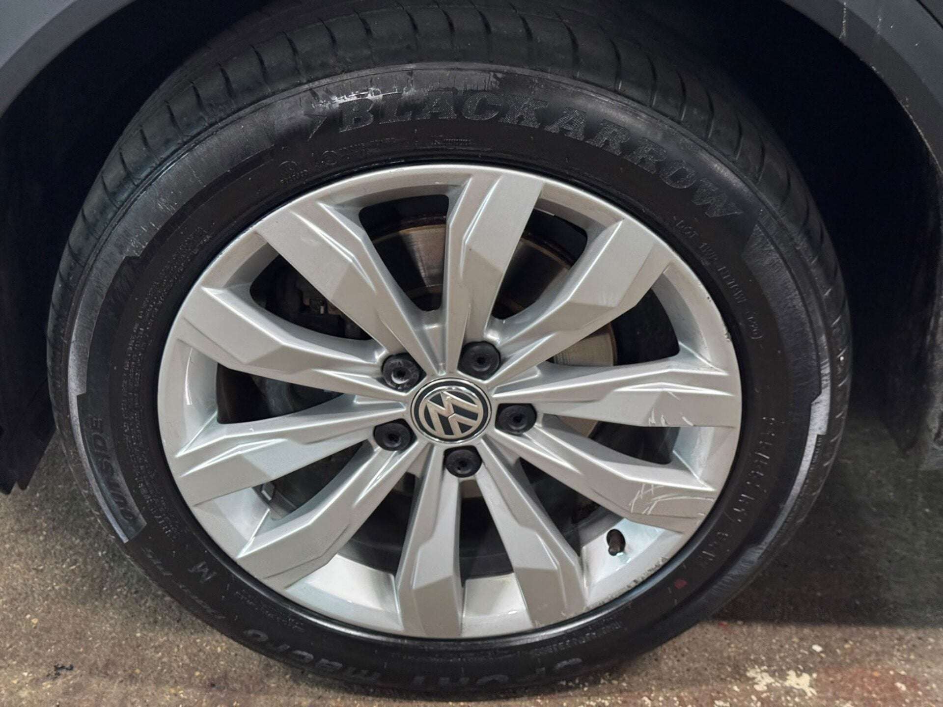 A 2019 VOLKSWAGEN T-ROC SE TDI A 2019 VOLKSWAGEN T-ROC SE TDI