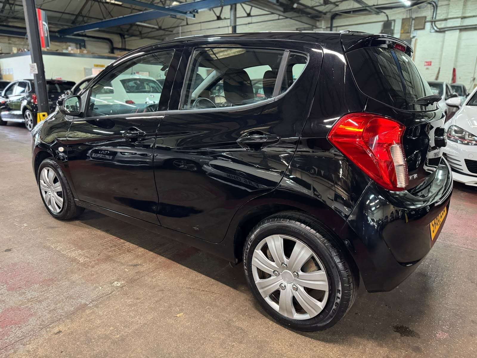A 2016 VAUXHALL VIVA SE A 2016 VAUXHALL VIVA SE