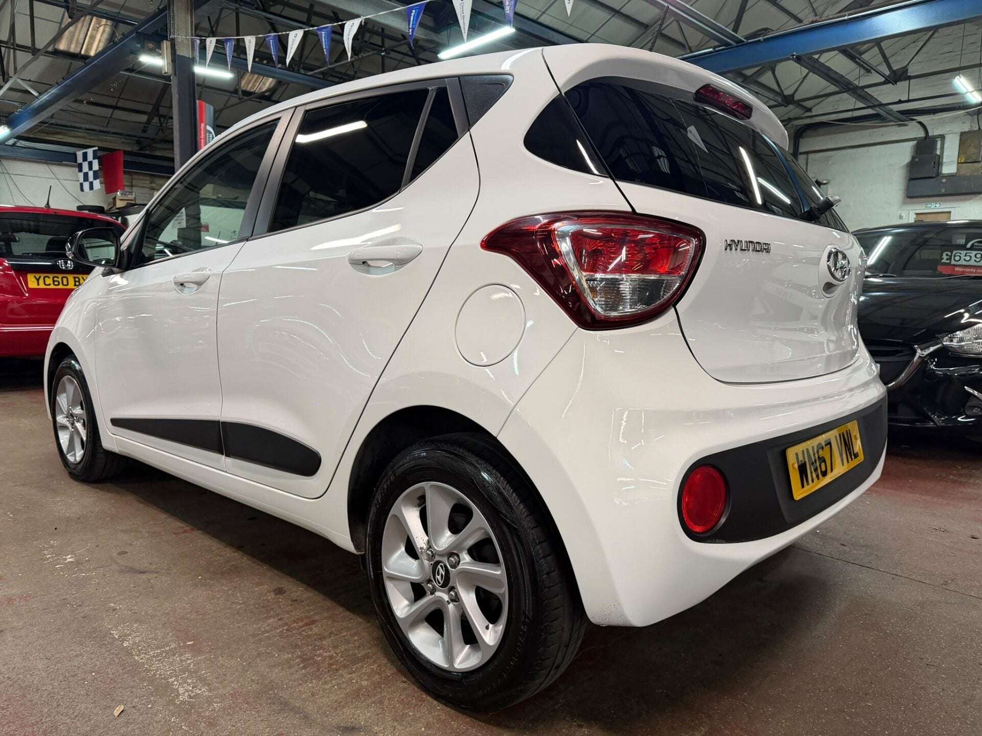 A 2017 HYUNDAI I10 PREMIUM A 2017 HYUNDAI I10 PREMIUM