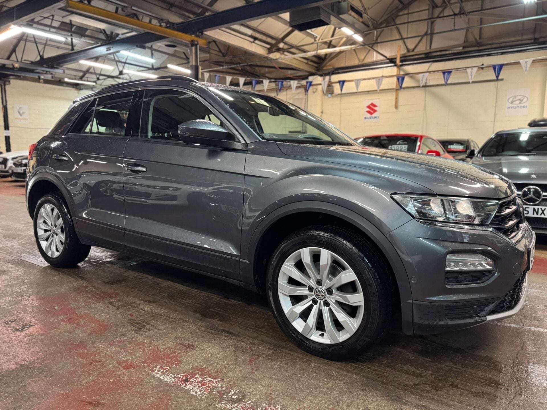 A 2020 VOLKSWAGEN T-ROC SE TSI A 2020 VOLKSWAGEN T-ROC SE TSI