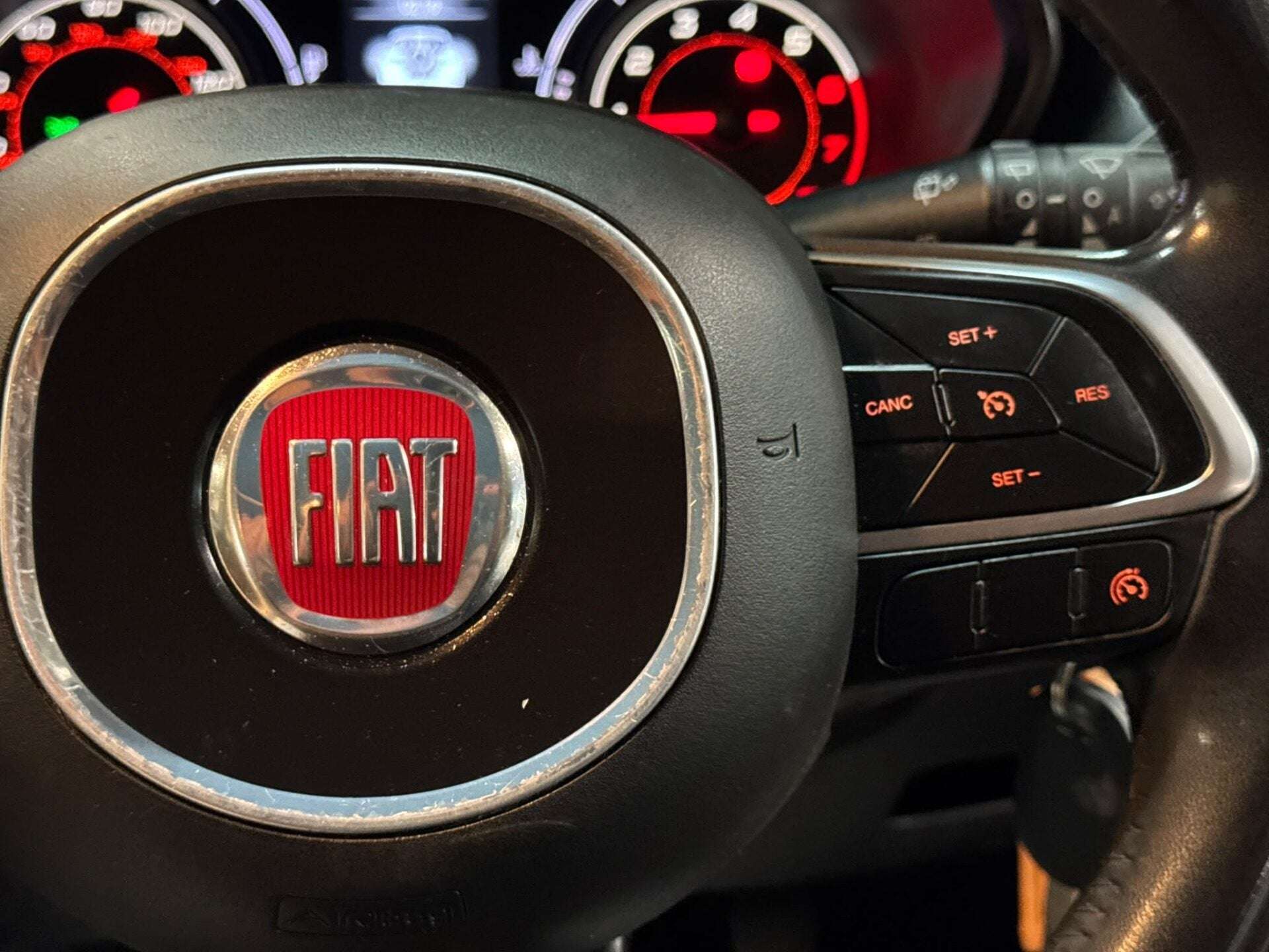 A 2017 FIAT TIPO T-JET LOUNGE A 2017 FIAT TIPO T-JET LOUNGE