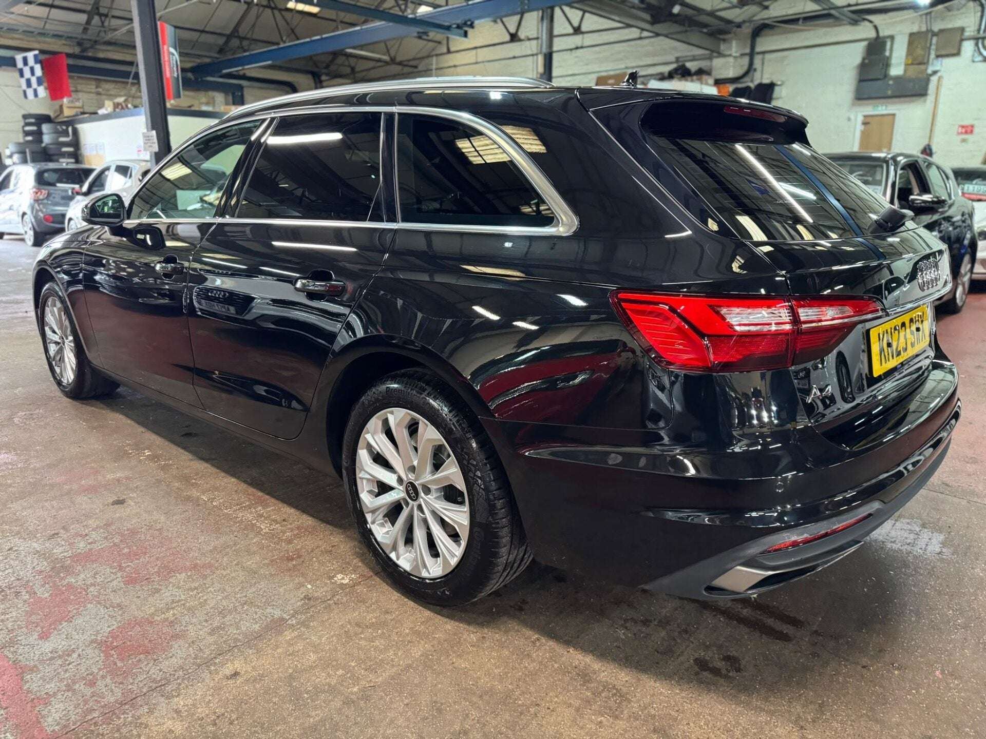 A 2023 AUDI A4 AVANT TDI TECHNIK MHEV A 2023 AUDI A4 AVANT TDI TECHNIK MHEV