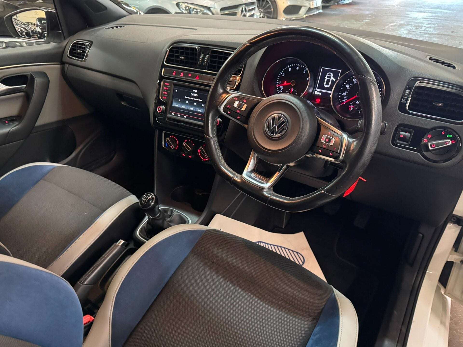 2015 VOLKSWAGEN POLO 2015 VOLKSWAGEN POLO