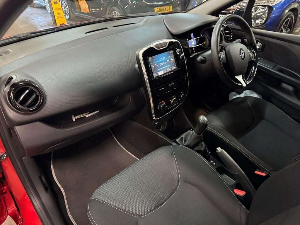 2015 RENAULT CLIO 2015 RENAULT CLIO