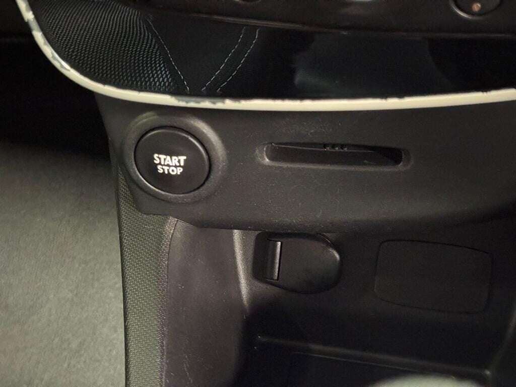 2015 RENAULT CLIO 2015 RENAULT CLIO
