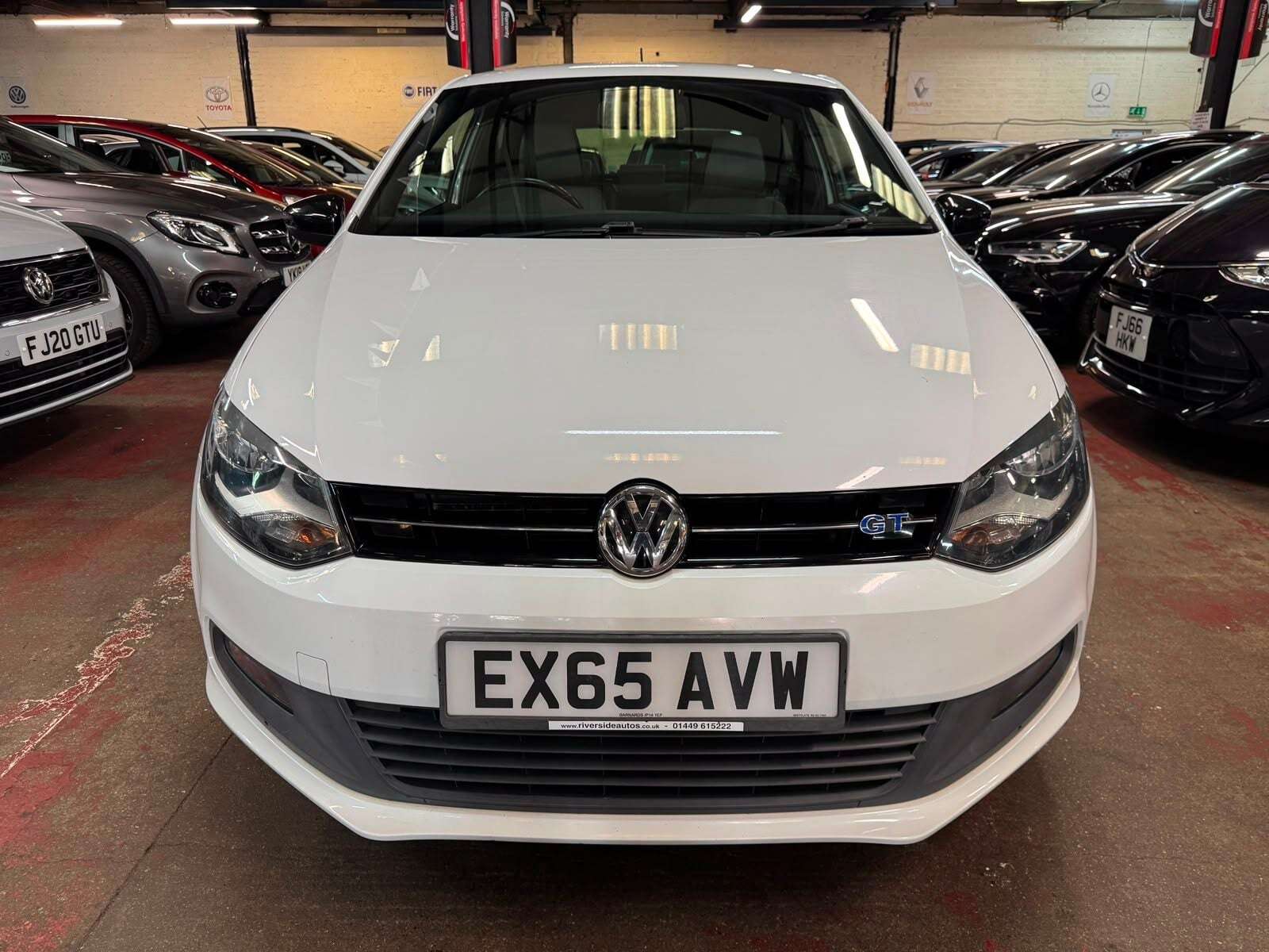 A 2015 VOLKSWAGEN POLO BLUEGT A 2015 VOLKSWAGEN POLO BLUEGT