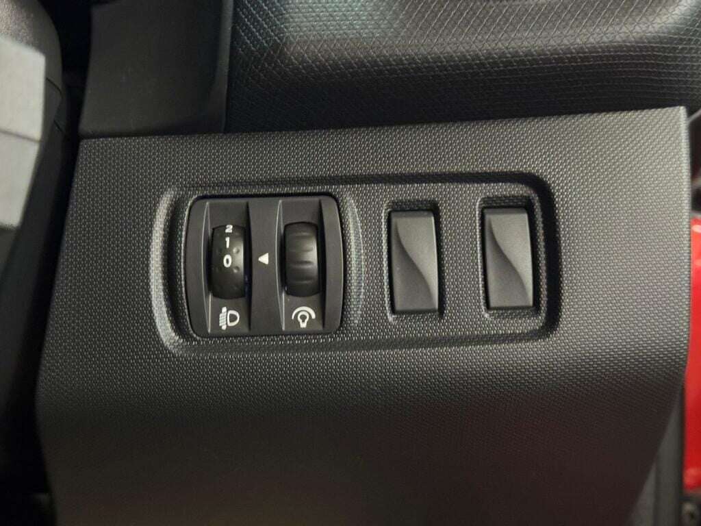 2015 RENAULT CLIO 2015 RENAULT CLIO