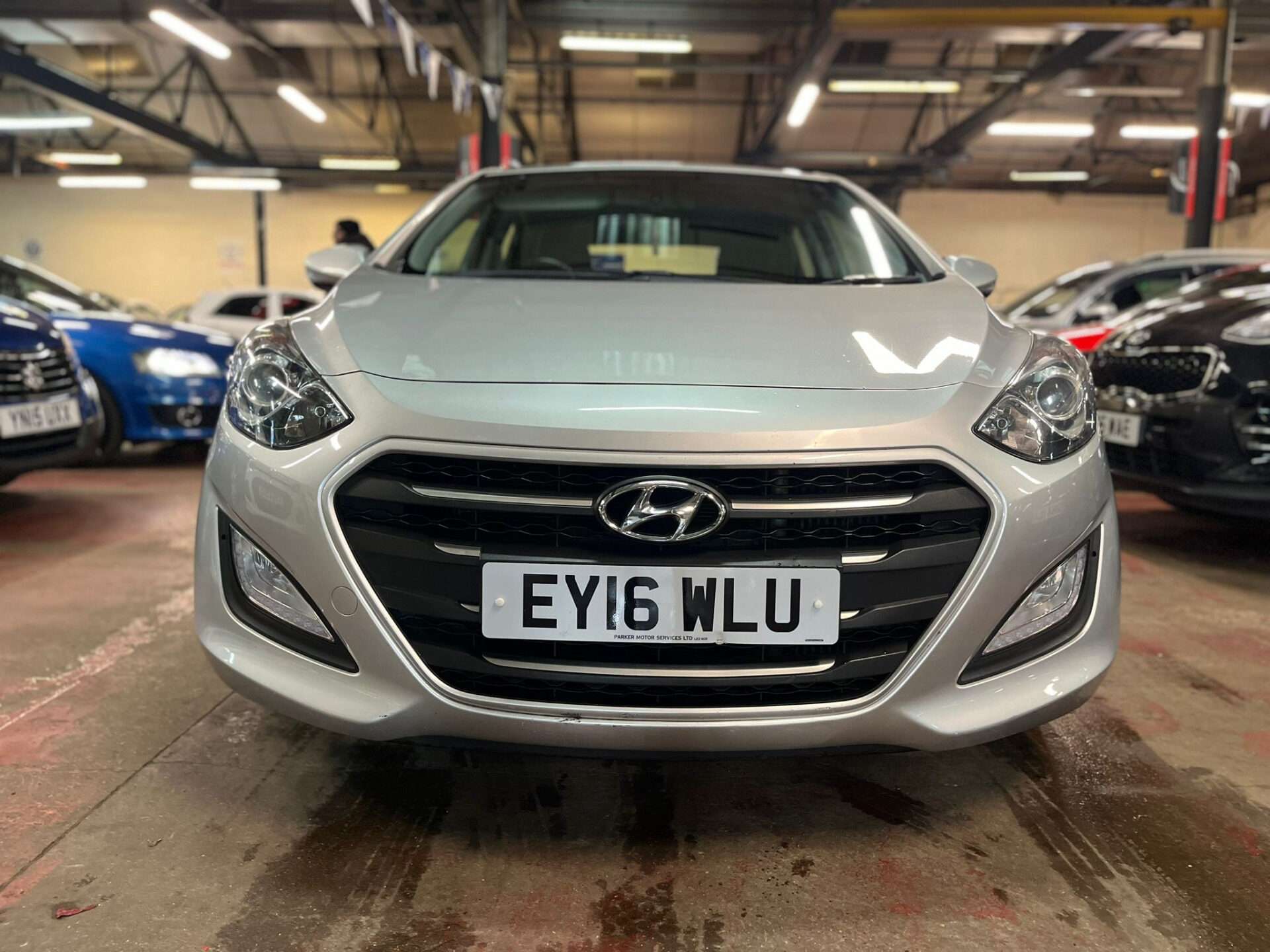 A 2016 HYUNDAI I30 CRDI SE NAV BLUE DRIVE A 2016 HYUNDAI I30 CRDI SE NAV BLUE DRIVE