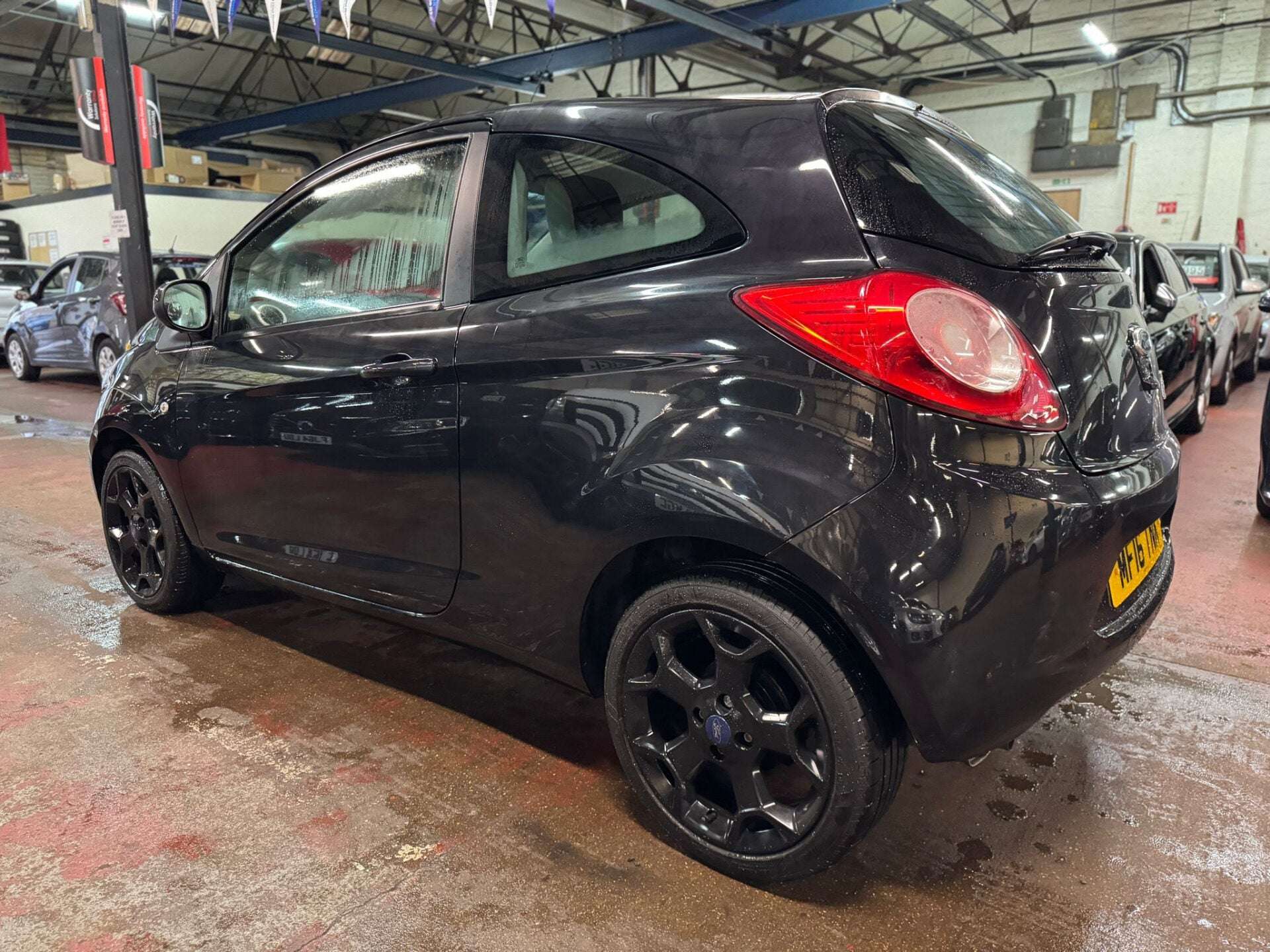 A 2016 FORD KA ZETEC BLACK EDITION A 2016 FORD KA ZETEC BLACK EDITION