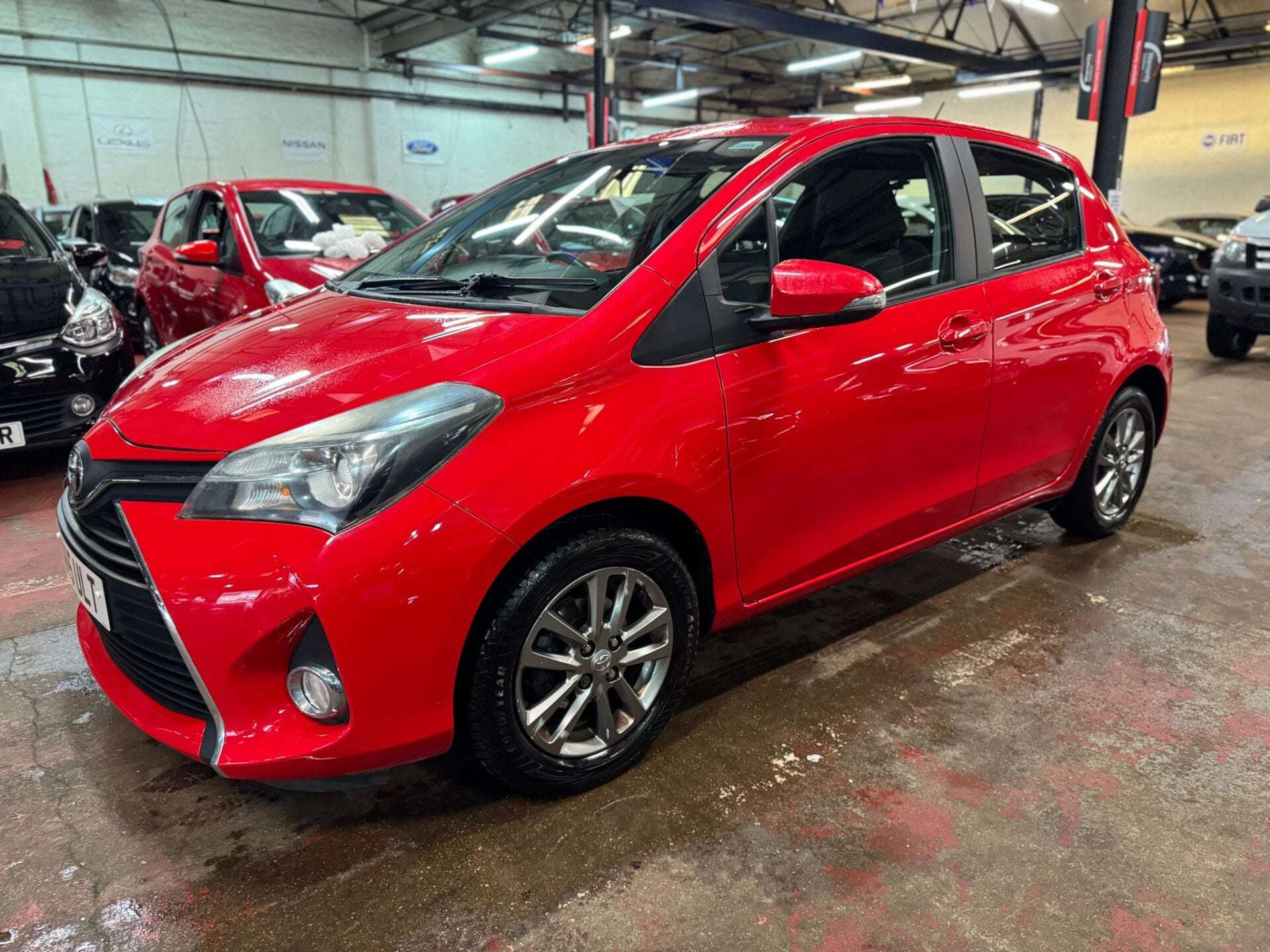 A 2015 TOYOTA YARIS VVT-I ICON A 2015 TOYOTA YARIS VVT-I ICON