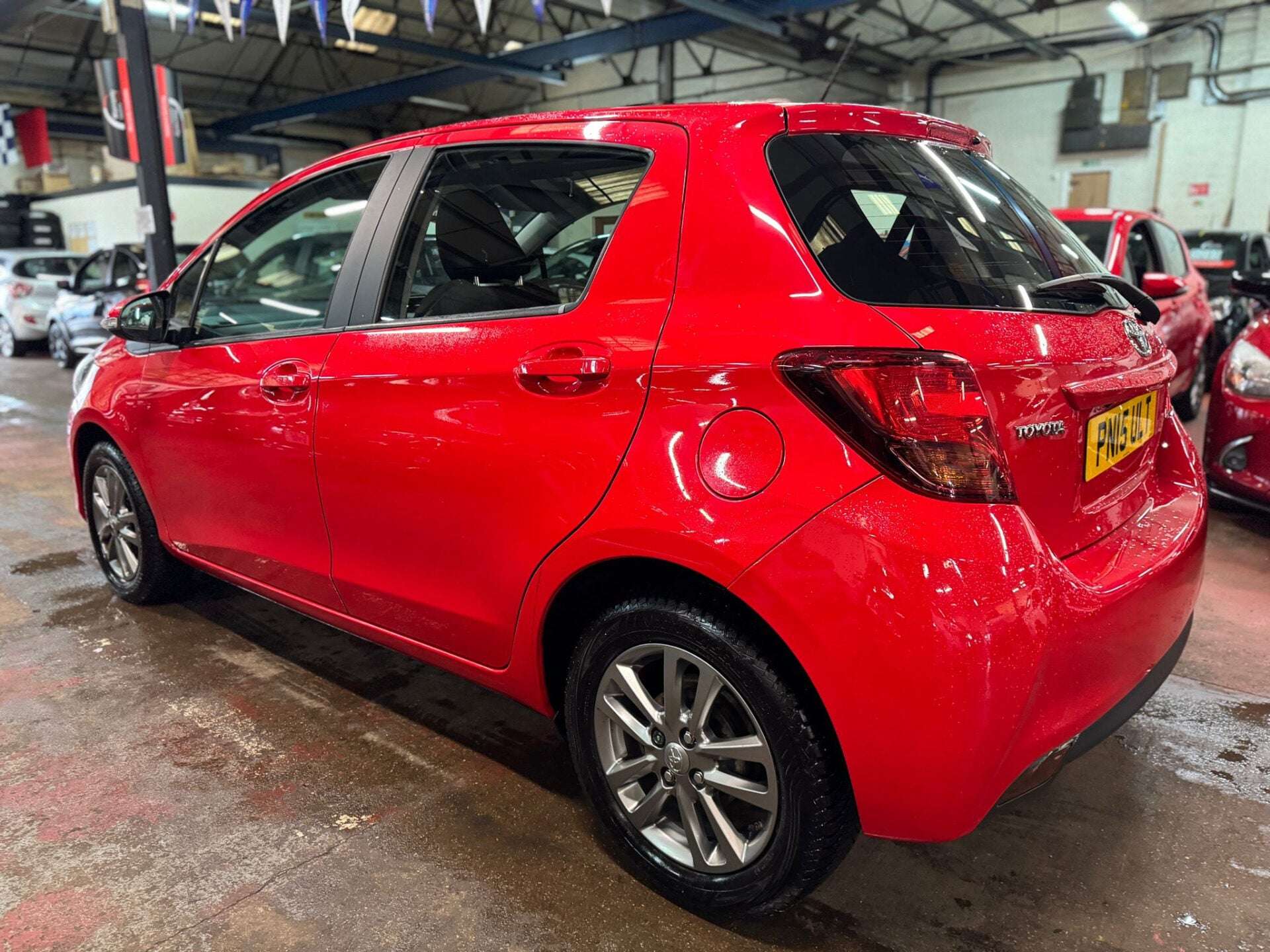 A 2015 TOYOTA YARIS VVT-I ICON A 2015 TOYOTA YARIS VVT-I ICON