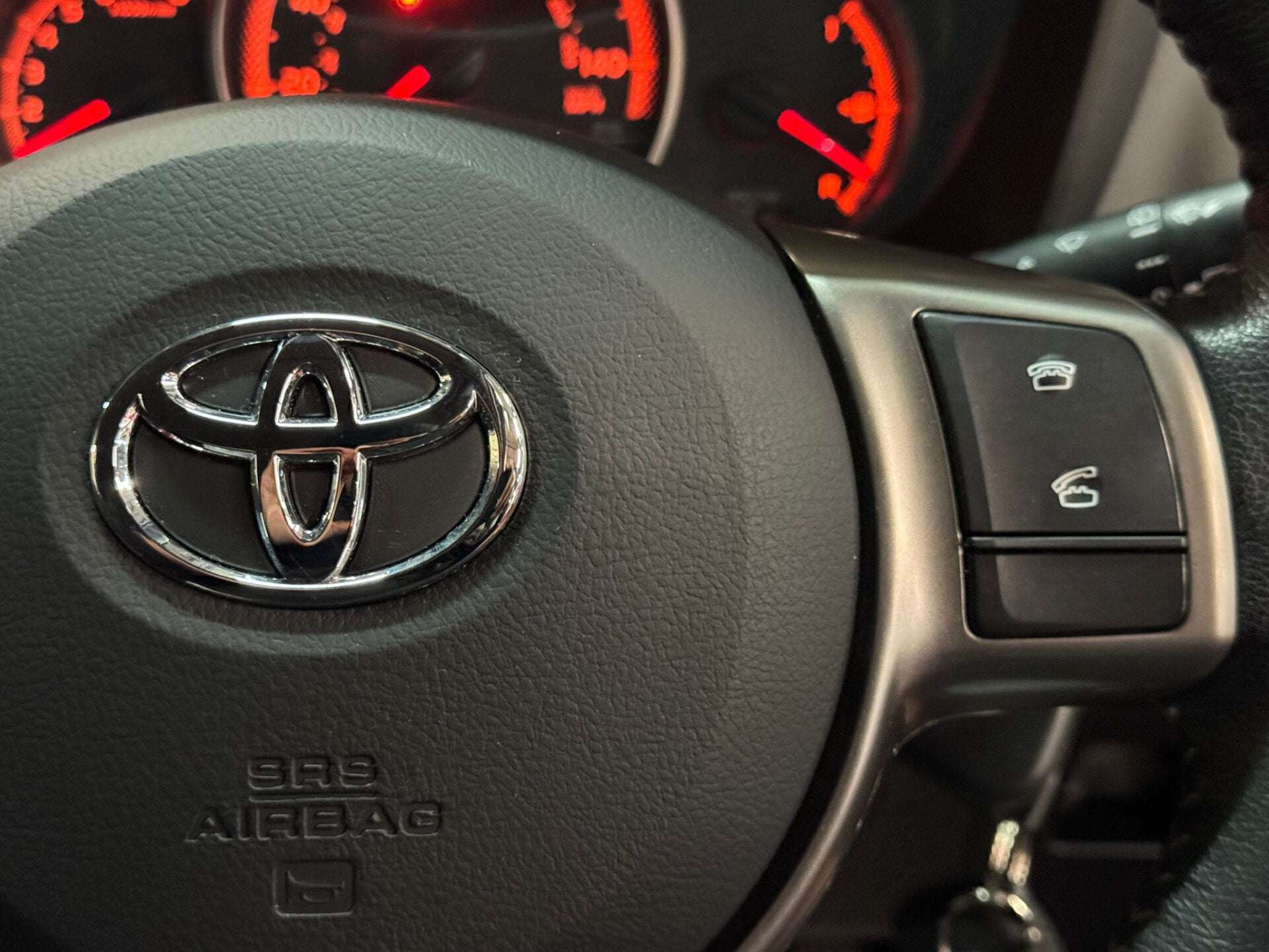 2015 TOYOTA YARIS 2015 TOYOTA YARIS