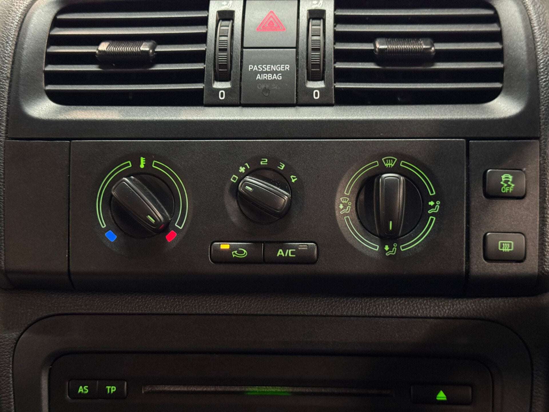 2014 SKODA FABIA 2014 SKODA FABIA