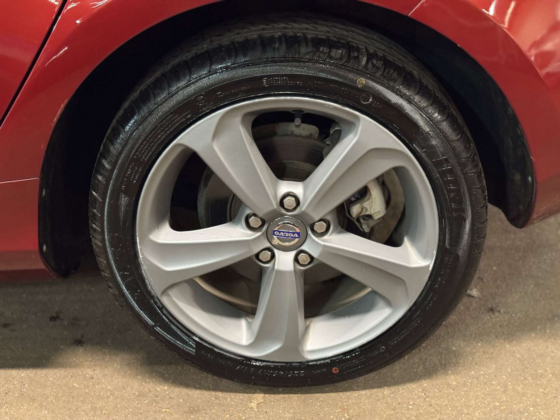 2014 VOLVO V40 2014 VOLVO V40