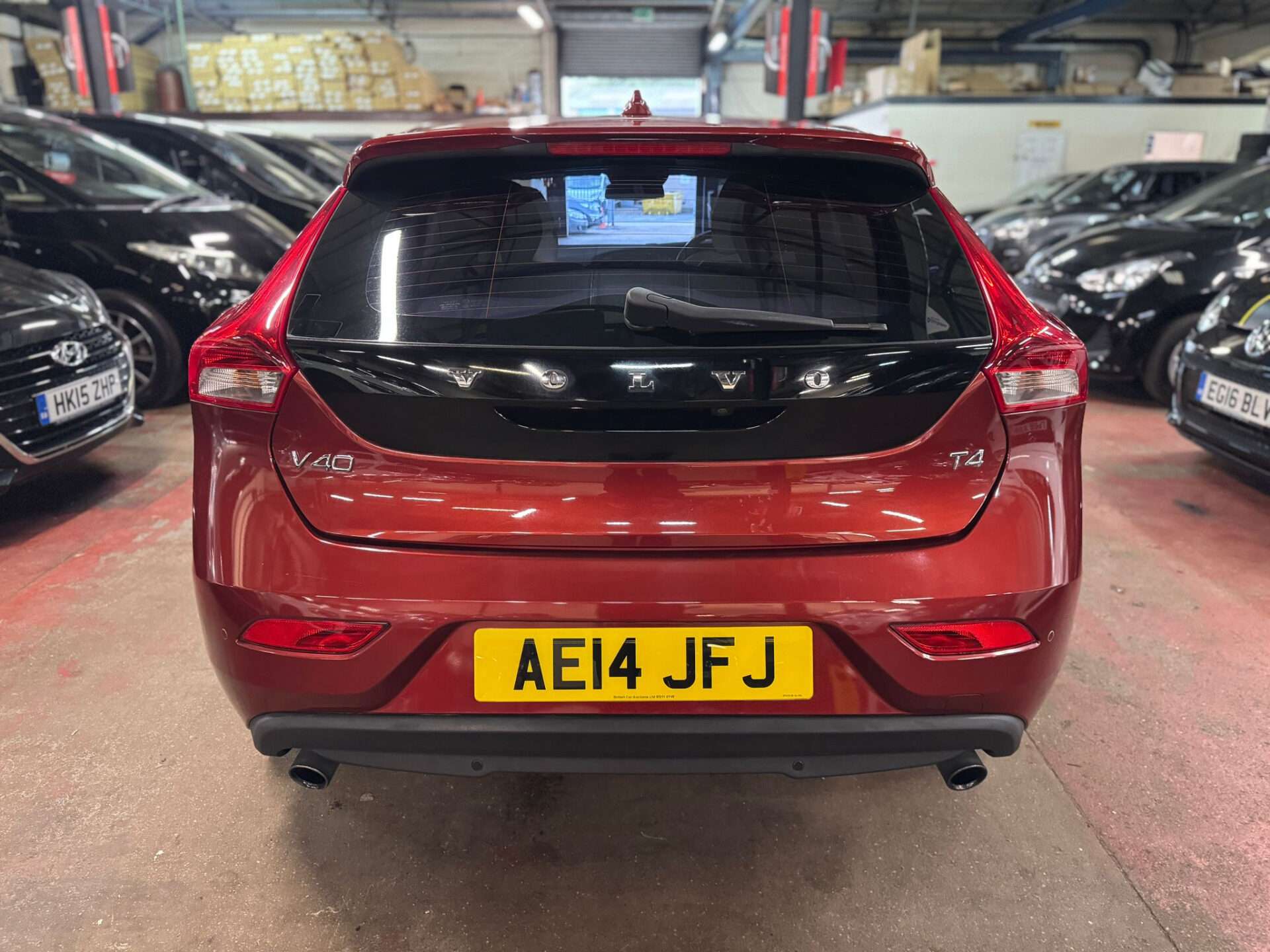 2014 VOLVO V40 2014 VOLVO V40