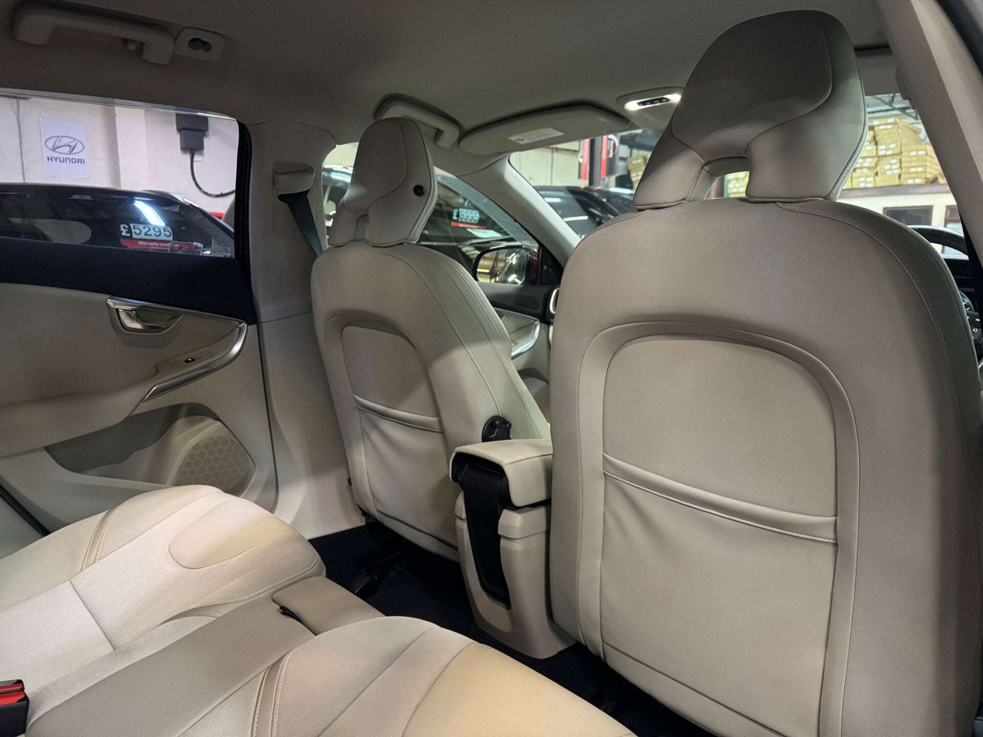 2014 VOLVO V40 2014 VOLVO V40