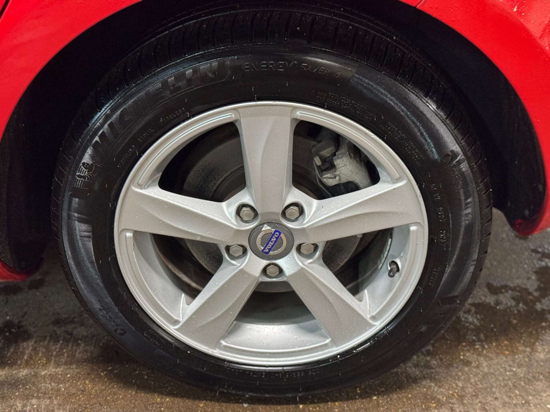 2014 VOLVO V40 2014 VOLVO V40