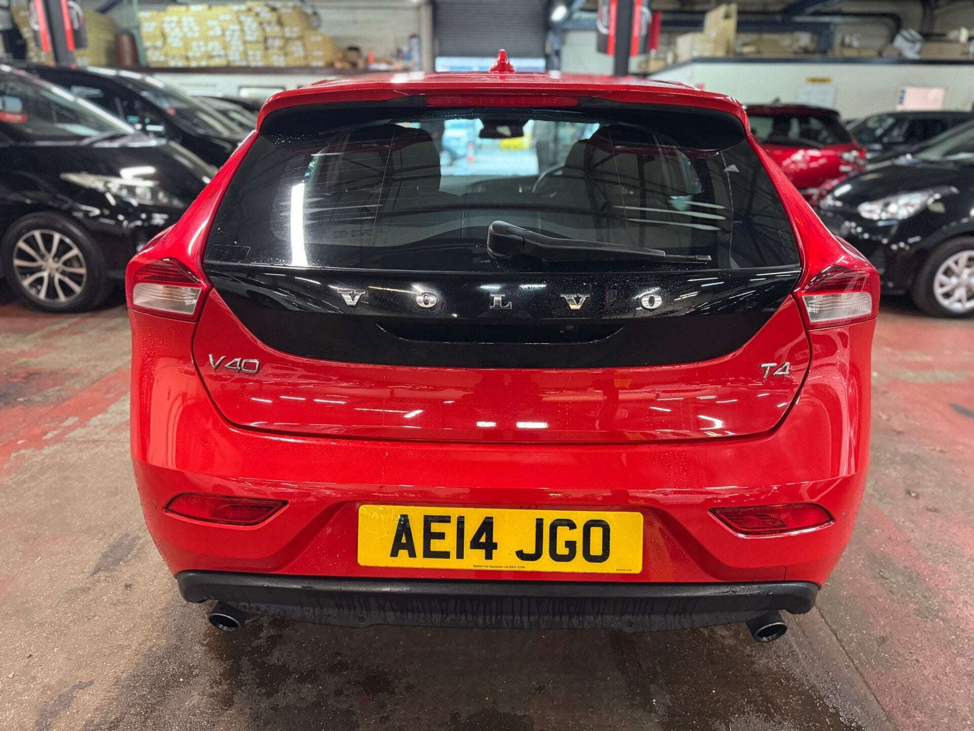 2014 VOLVO V40 2014 VOLVO V40