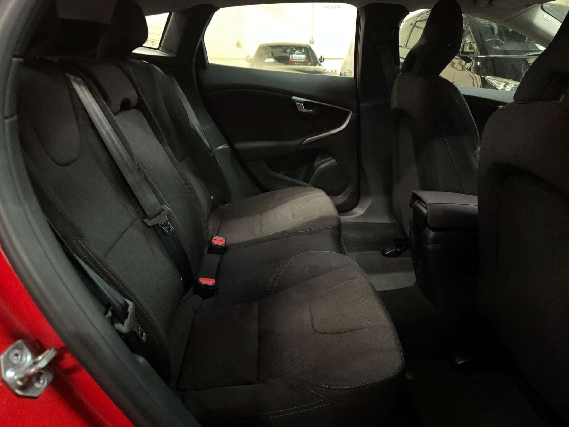 2014 VOLVO V40 2014 VOLVO V40