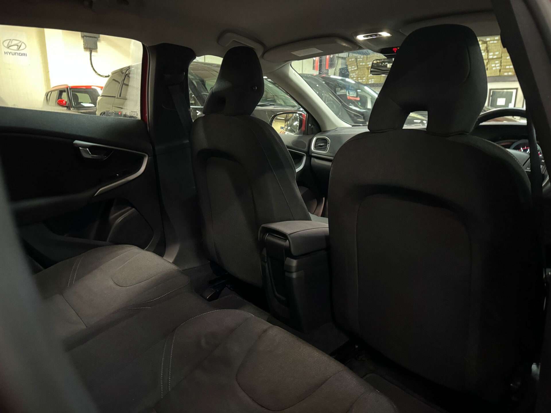 2014 VOLVO V40 2014 VOLVO V40