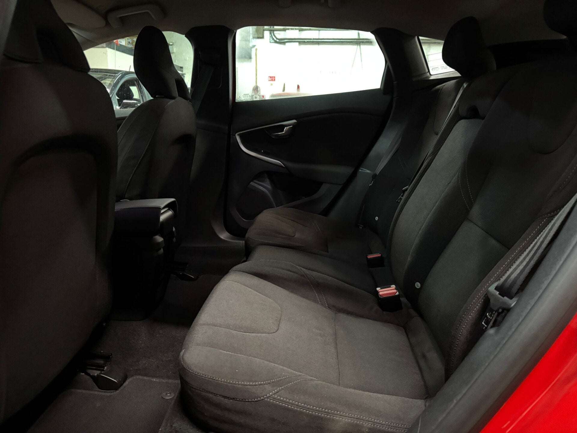 2014 VOLVO V40 2014 VOLVO V40