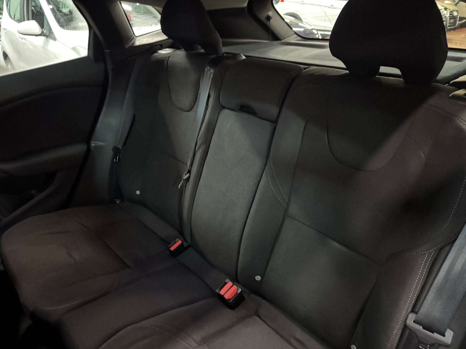 2014 VOLVO V40 2014 VOLVO V40