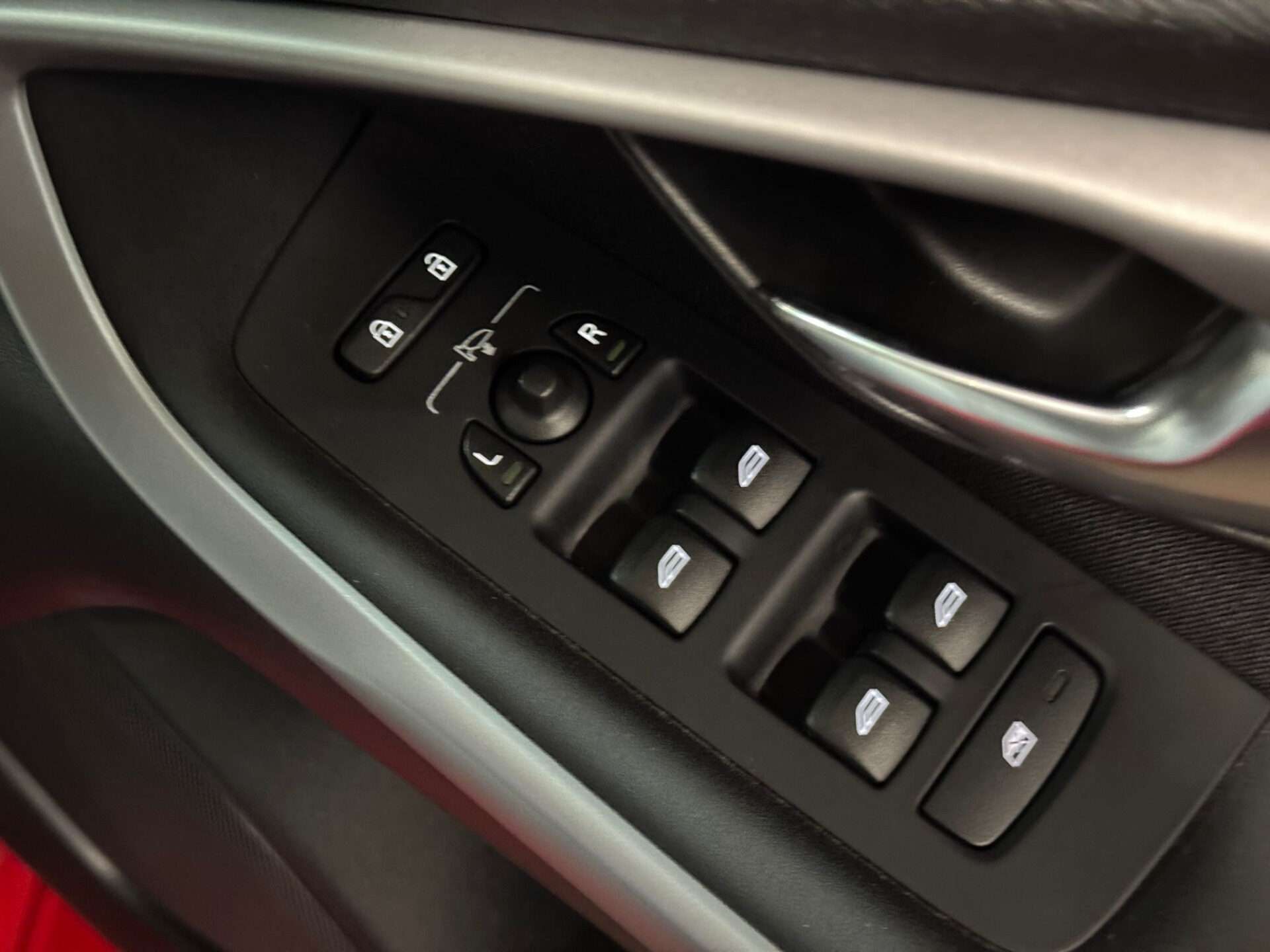 2014 VOLVO V40 2014 VOLVO V40