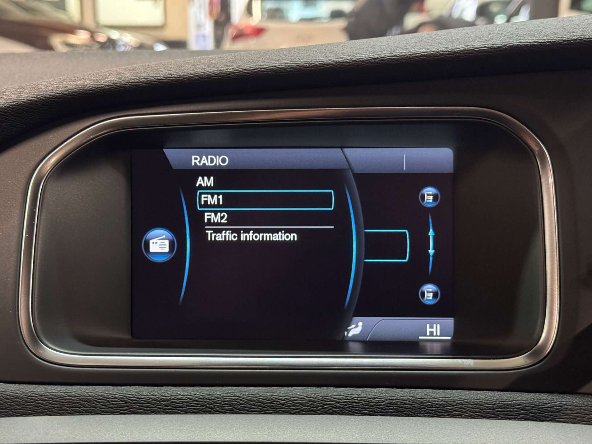 2014 VOLVO V40 2014 VOLVO V40