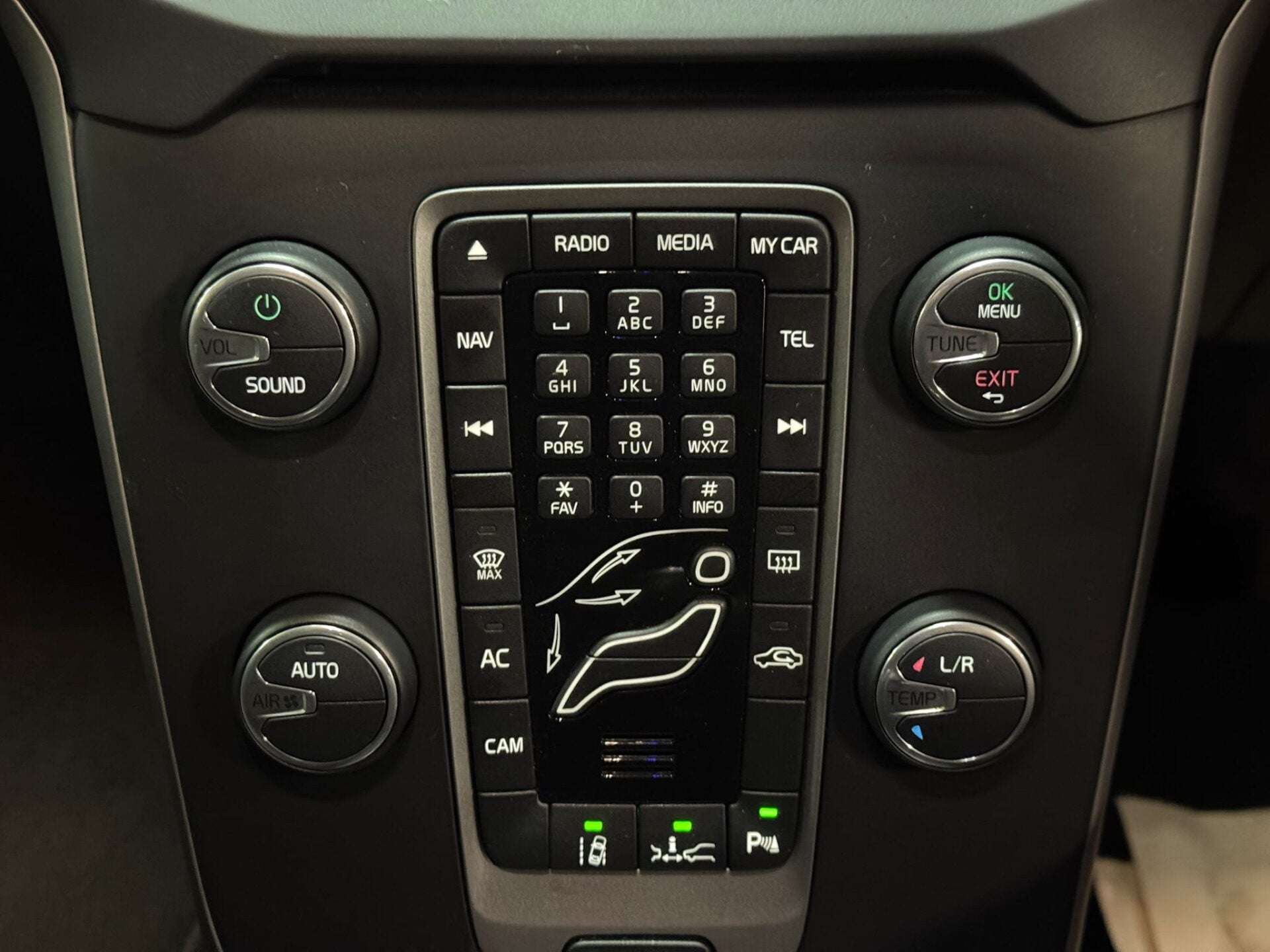 2014 VOLVO V40 2014 VOLVO V40