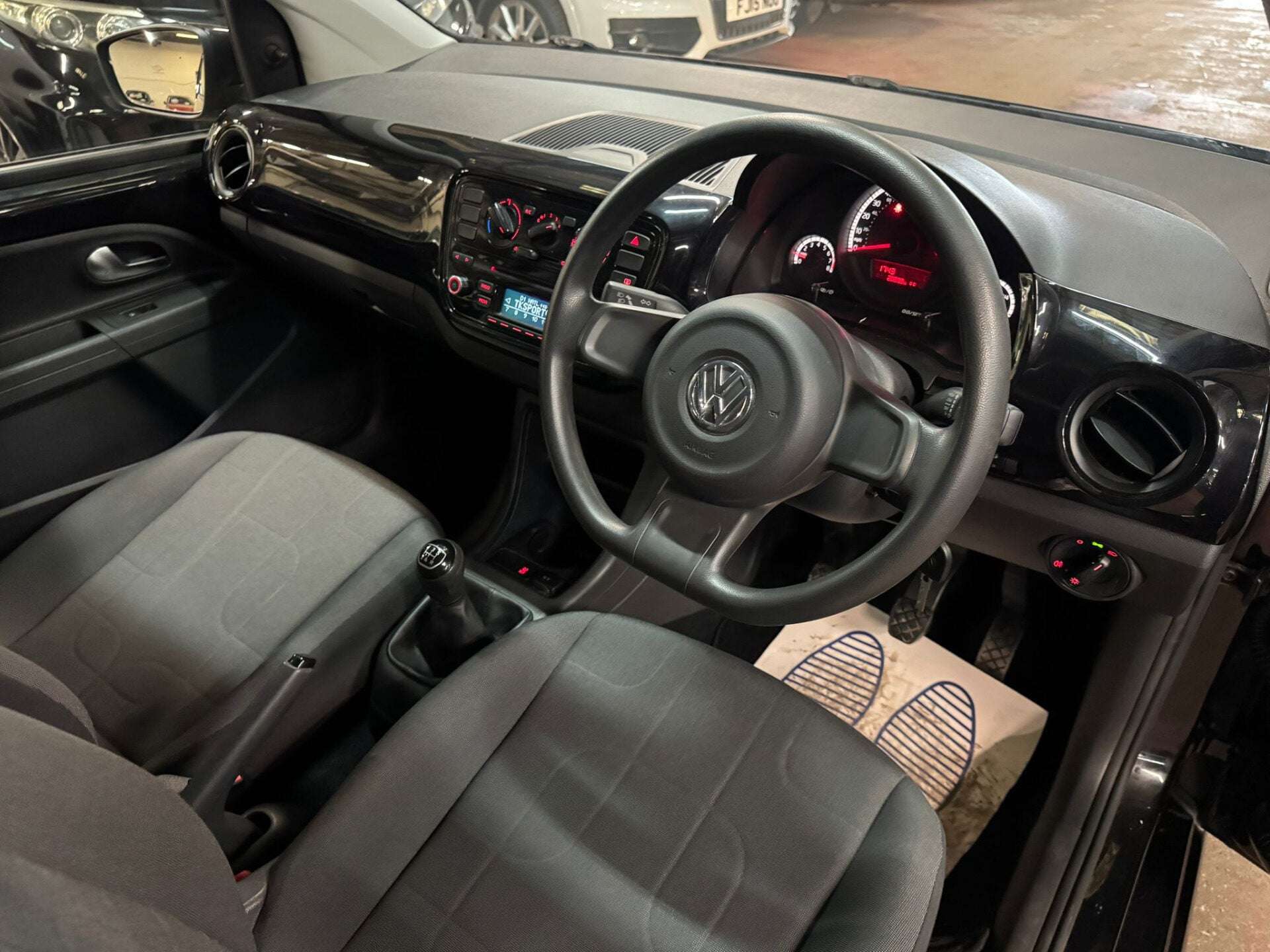 2014 VOLKSWAGEN UP 2014 VOLKSWAGEN UP