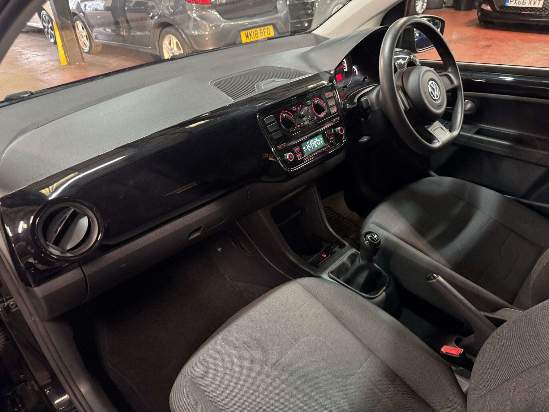 2014 VOLKSWAGEN UP 2014 VOLKSWAGEN UP