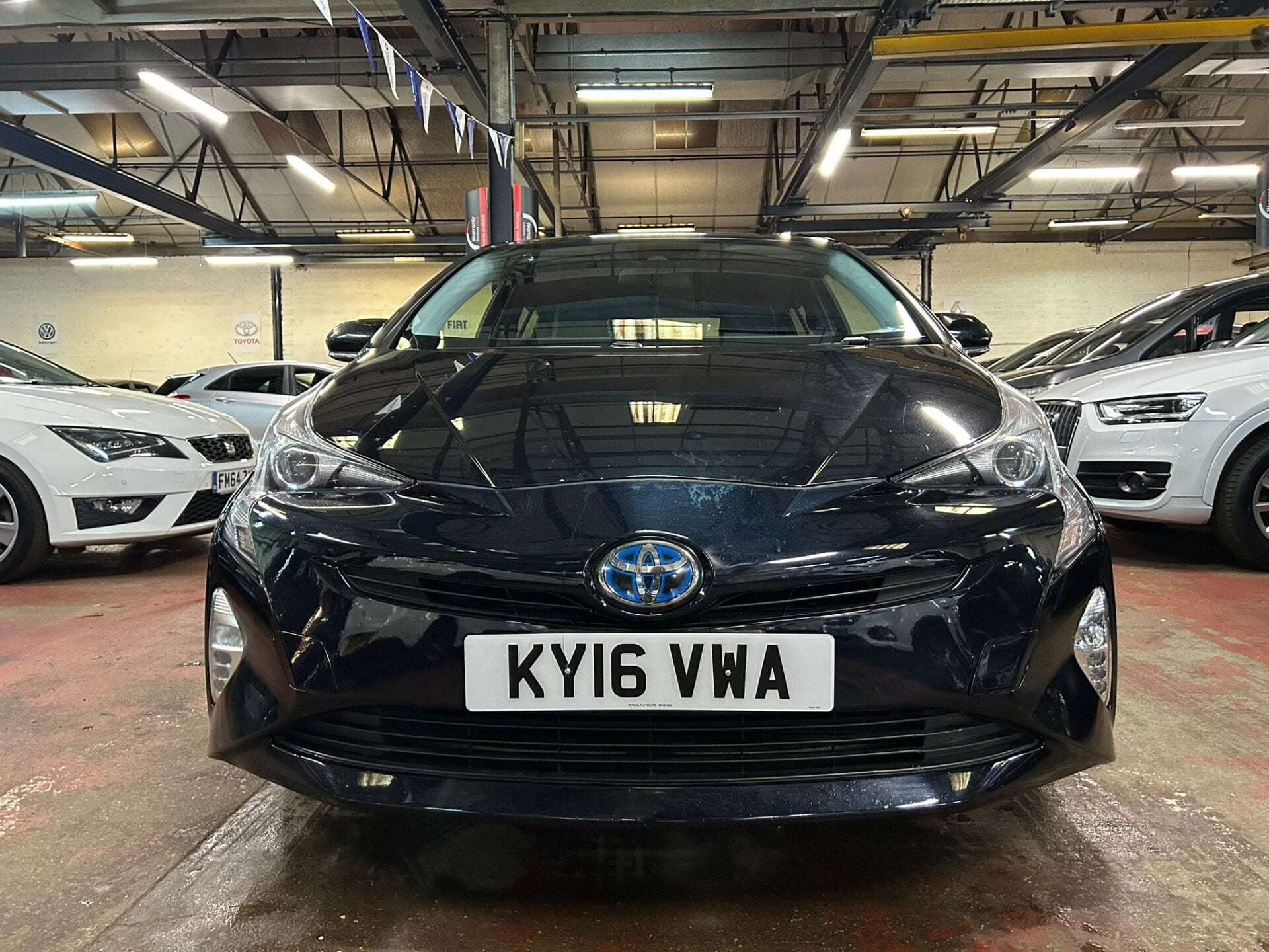 A 2016 TOYOTA PRIUS A 2016 TOYOTA PRIUS